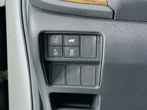 Used 2020 Honda CR-V Touring image 17