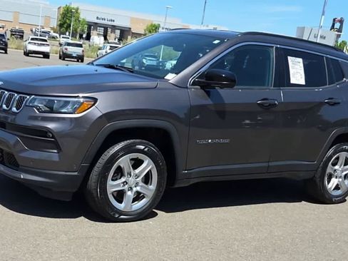 Used 2023 Jeep Compass Latitude w/ Convenience Group AWD/4WD image 4