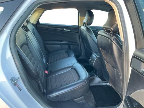 Used 2018 Ford Fusion SE w/ Equipment Group 201A image 23