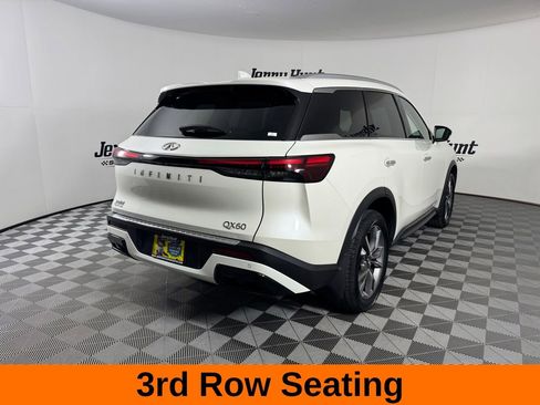 Used 2023 INFINITI QX60 Luxe w/ Performance Audio Package image 7