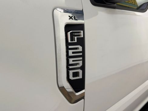 Used 2020 Ford F250 XL w/ Power Equipment Group image 47