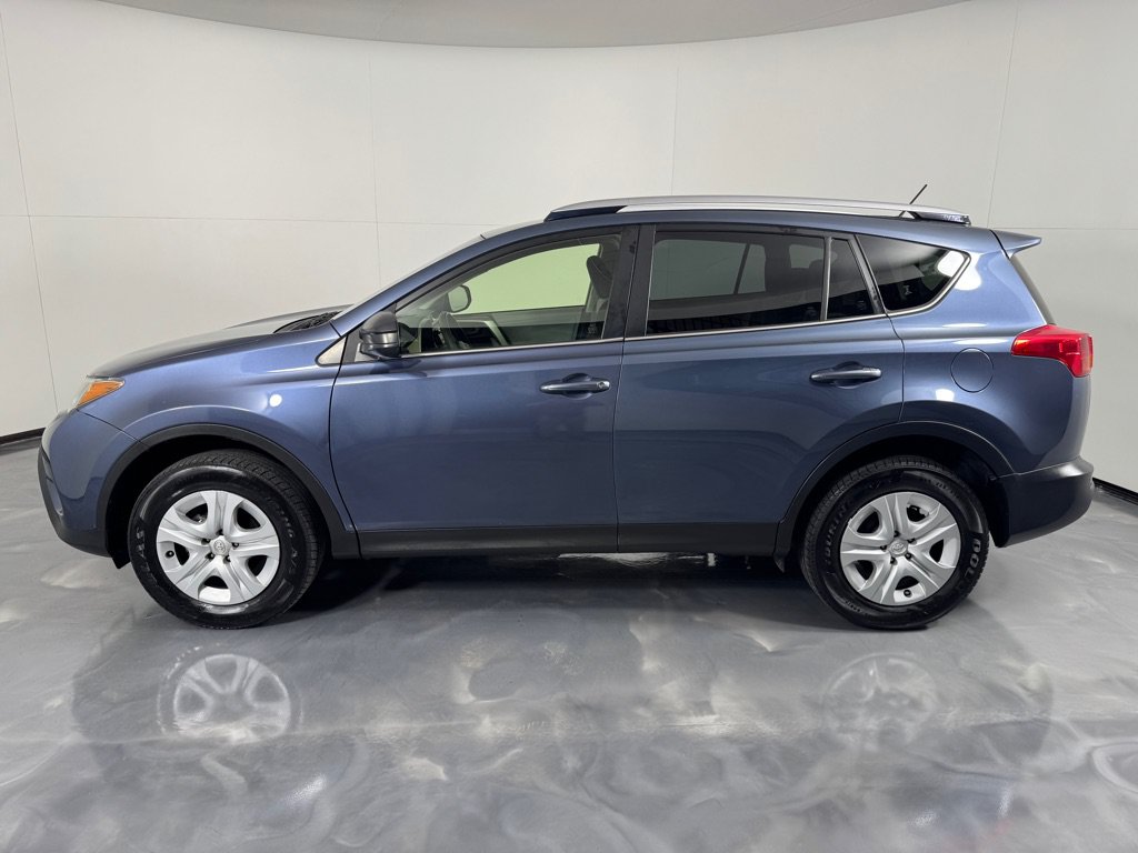 Used 2013 Toyota RAV4 LE FWD image 8