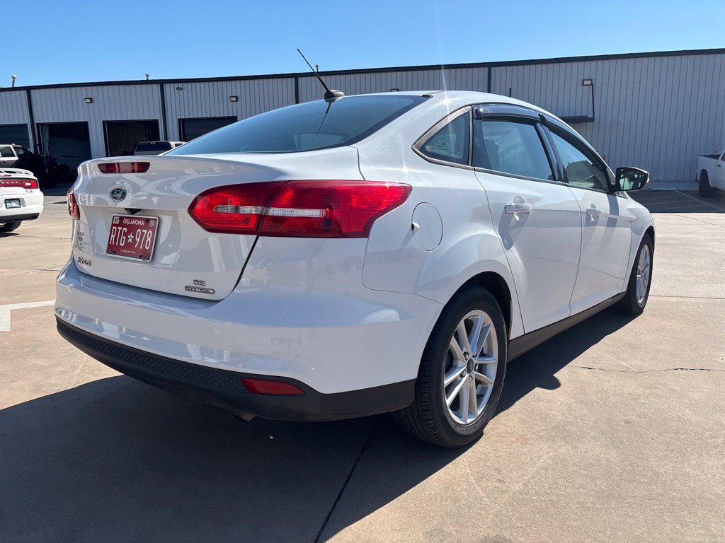 Used 2015 Ford Focus SE FWD image 6