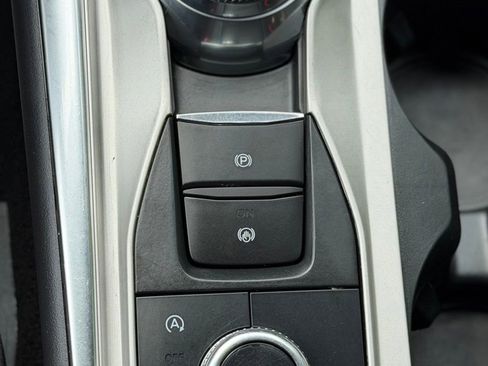 Used 2023 Ford Explorer XLT w/ Equipment Group 202A AWD/4WD image 20