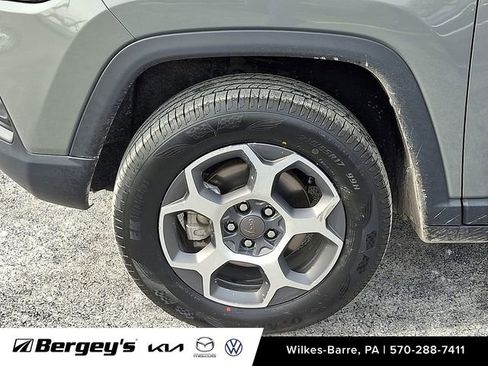 Used 2022 Jeep Compass Trailhawk w/ Sun and Sound Group image 10