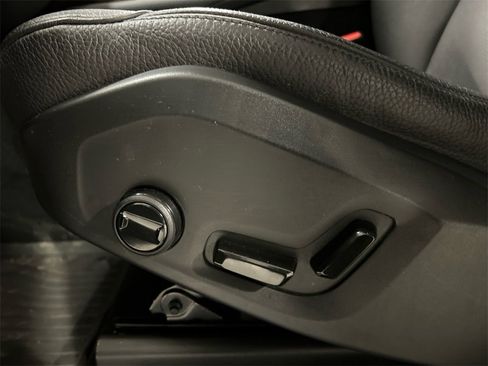 Certified 2024 Volvo XC90 B6 Plus w/ Protection Package Premier image 11