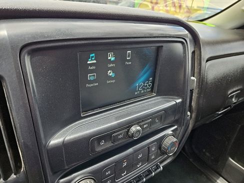 Used 2018 Chevrolet Silverado 2500 W/T w/ Snow Plow Prep Package image 22