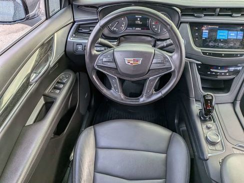 Used 2021 Cadillac XT5 Premium Luxury image 6
