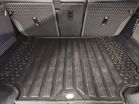 Used 2023 Land Rover Defender 110 S AWD/4WD image 33