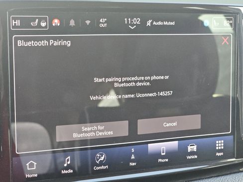 Used 2023 Chrysler Pacifica Limited image 13