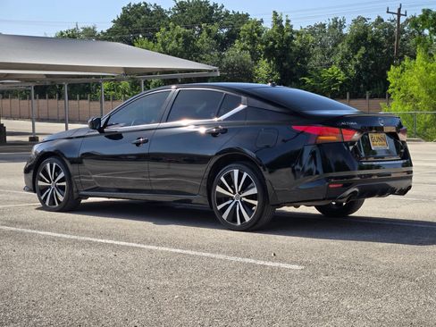 Used 2022 Nissan Altima 2.5 SR AWD/4WD image 6