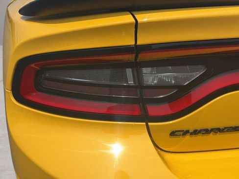 Used 2017 Dodge Charger R/T Scat Pack w/ Dynamics Package RWD image 43