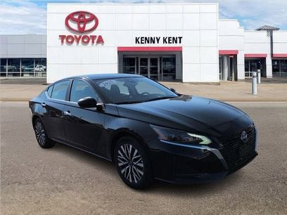 Used 2025 Nissan Altima 2.5 SV