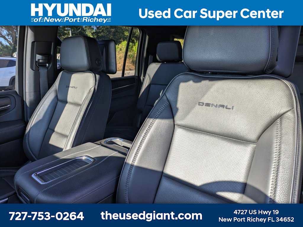 Used 2024 GMC Yukon XL Denali w/ Advanced Technology Package AWD/4WD image 3