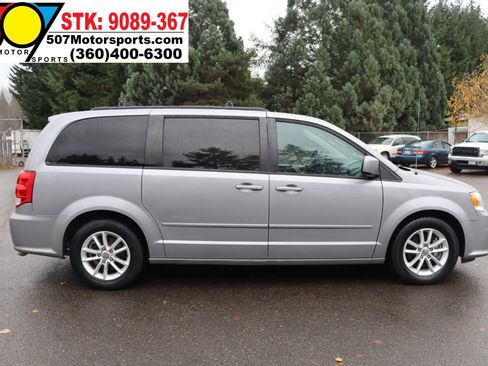 Used 2016 Dodge Grand Caravan SXT image 6