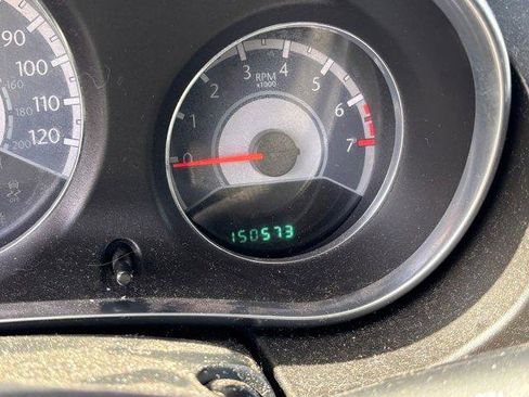 Used 2013 Chrysler 200 LX image 7