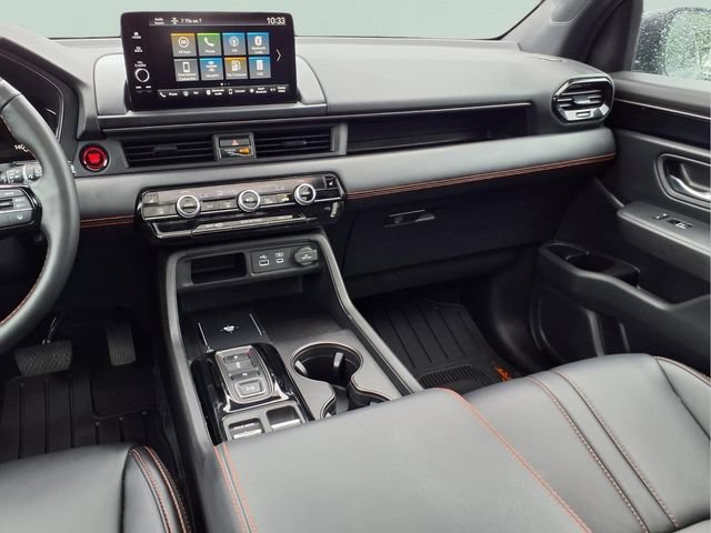 Used 2025 Honda Pilot TrailSport image 32