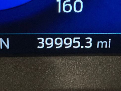 Used 2021 Ford Escape Titanium image 6