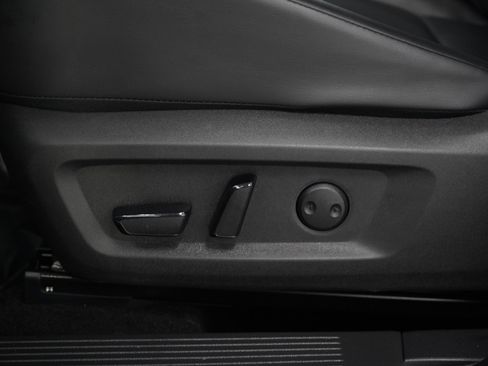 Used 2024 Nissan Rogue SV w/ SV Premium Package image 28