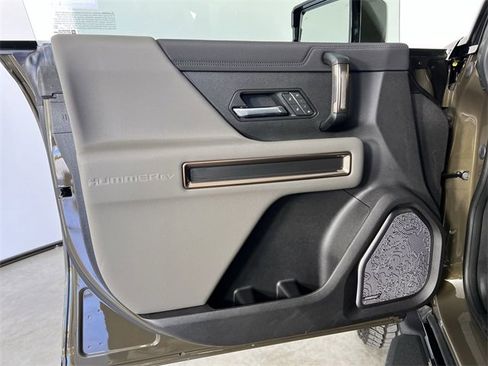 Used 2025 GMC Hummer EV 3X w/ LPO, Dark Essentials Package image 23
