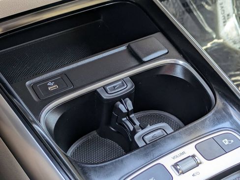 Used 2025 Mercedes-Benz GLA 250 4MATIC image 19