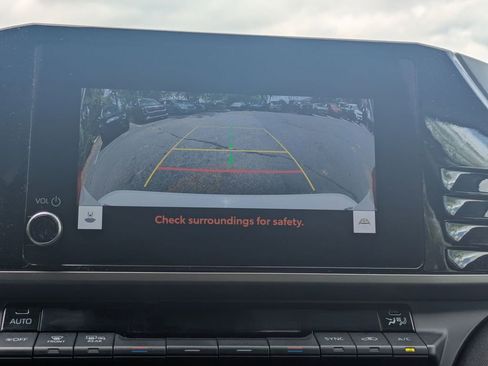Used 2025 Toyota Camry LE FWD image 20