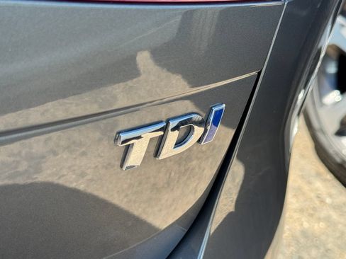 Used 2014 Volkswagen Touareg Sport AWD/4WD image 19