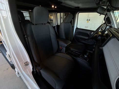 Used 2025 Jeep Wrangler Sport S image 40