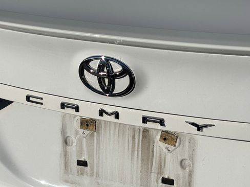 Certified 2019 Toyota Camry SE image 11