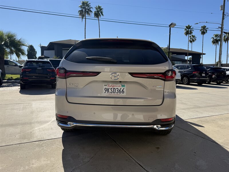 Used 2024 MAZDA CX-90 Plug-In Hybrid w/ Premium Pkg AWD/4WD image 4