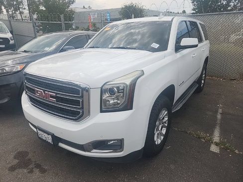 Used 2017 GMC Yukon SLT AWD/4WD image 4
