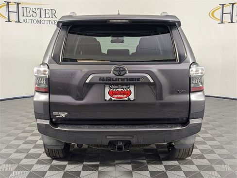 Used 2018 Toyota 4Runner SR5 Premium image 6