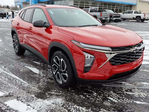New 2026 Chevrolet Trax RS w/ Sunroof Package image 2