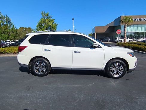 Used 2019 Nissan Pathfinder S image 4