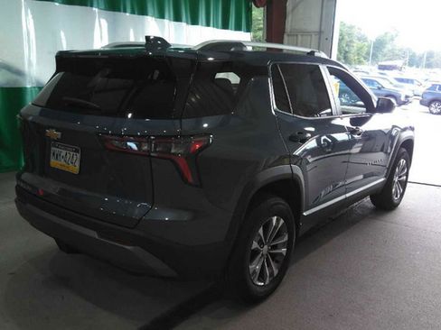 Used 2025 Chevrolet Equinox LT w/ Convenience Package II AWD/4WD image 9