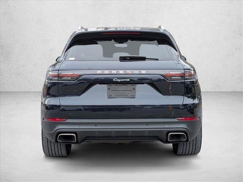 Used 2022 Porsche Cayenne image 4