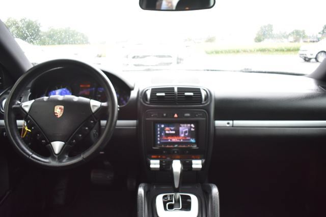 Used 2010 Porsche Cayenne AWD/4WD image 38