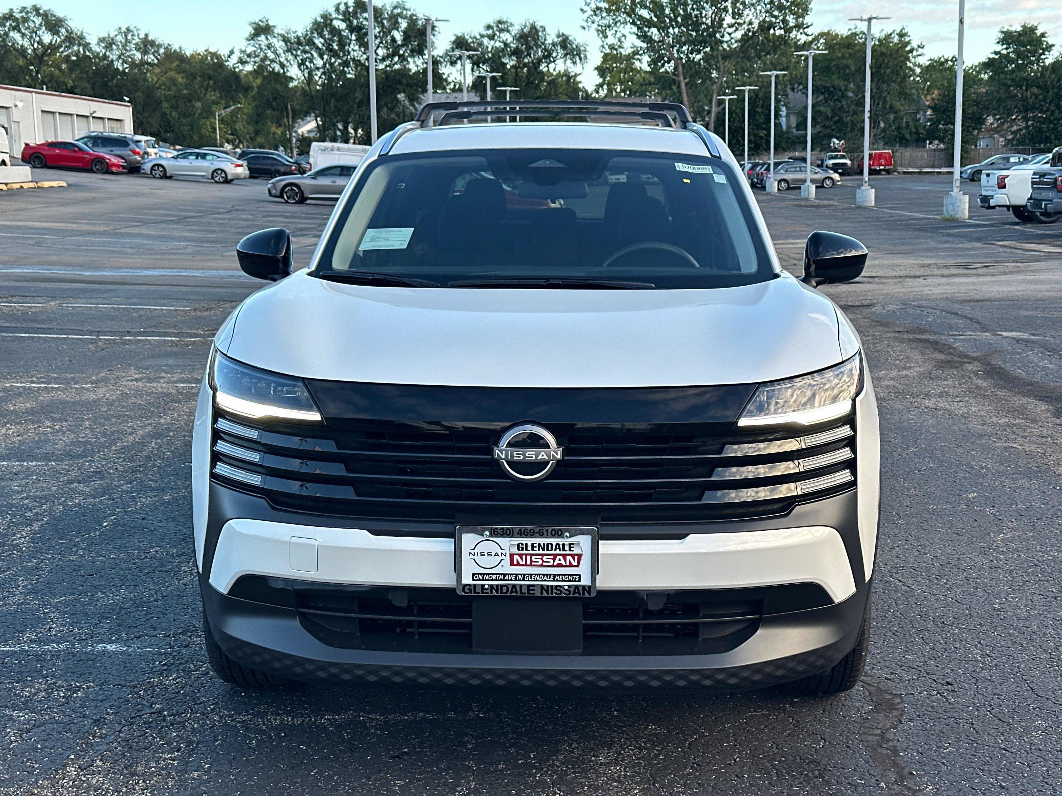 New 2027 Nissan Kicks SV AWD/4WD image 2