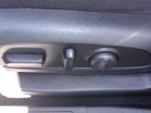 Used 2023 GMC Acadia SLE w/ Driver Convenience Package image 11