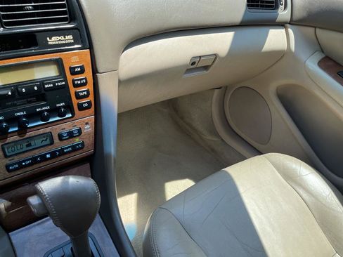 Used 2001 Lexus ES 330 image 21