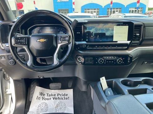 Used 2024 Chevrolet Silverado 2500 LT AWD/4WD image 11