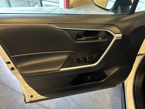 Used 2020 Toyota RAV4 LE w/ All Weather Liner Package AWD/4WD image 10