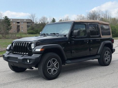 Used 2020 Jeep Wrangler Unlimited Sport AWD/4WD image 37