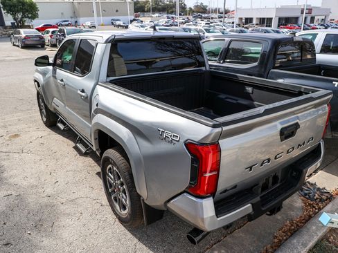Used 2024 Toyota Tacoma TRD Sport image 8