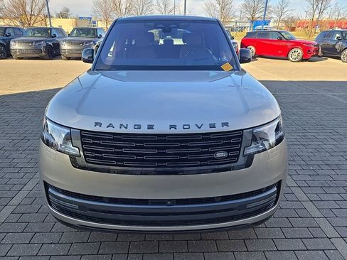 Used 2023 Land Rover Range Rover SE image 2