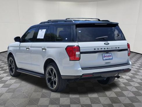 Used 2022 Ford Expedition XLT RWD image 4