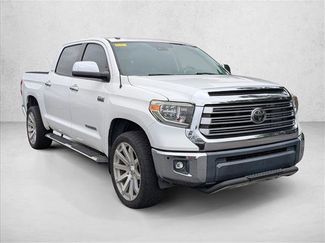 Used 2018 Toyota Tundra Limited w/ Limited Premium Package RWD video 4