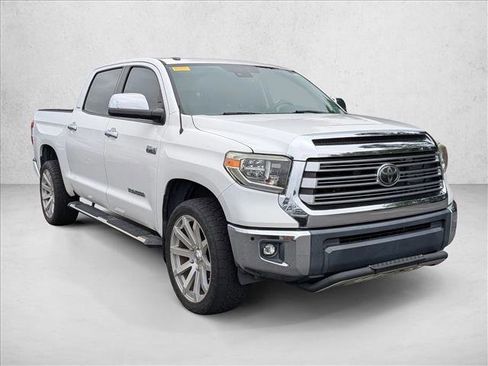 Used 2018 Toyota Tundra Limited w/ Limited Premium Package RWD image 4