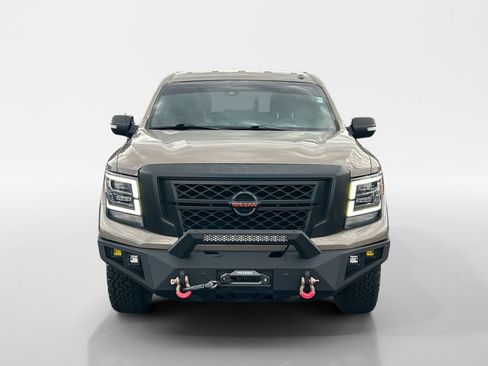 Used 2020 Nissan Titan PRO-4X w/ Pro-4x Convenience Package AWD/4WD image 10