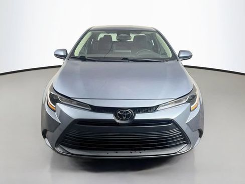 Used 2024 Toyota Corolla LE FWD image 2